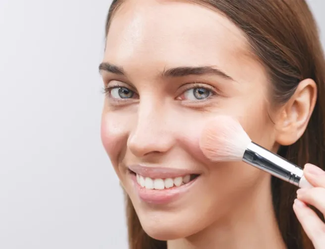Make-up akademie: Jak nanášet bronzer krok za krokem