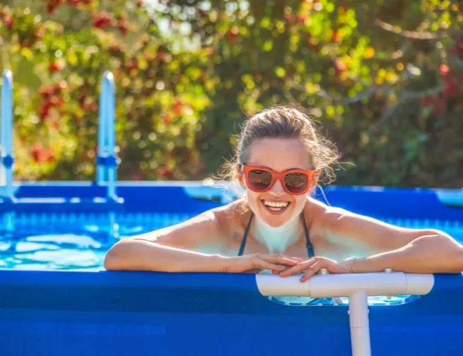 5 tipů, jak udržet čistou vodu v bazénu či vířivce