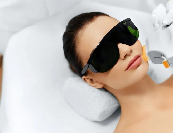 Dermatoložka radí: Jak na pigmentové skvrny
