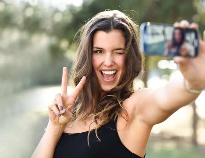 Instabeauty: 5 tipů, jak vypadat na selfie lépe