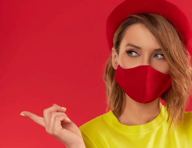 Vyzkoušejte nový beauty trend: Slaďte nehty s rouškou