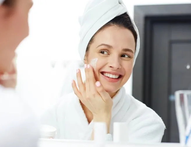 Naučte se vrstvit skincare produkty a odhalte tajemství dokonalé pleti