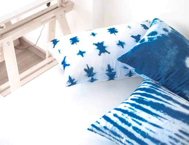 Upcycling: Dejte oblečení nový šmrnc, zkuste batikování