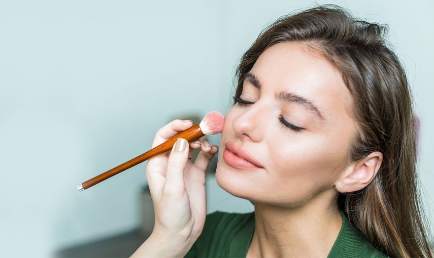 Make-up akademie: Nanášení tvářenky krok za krokem hlavní banner