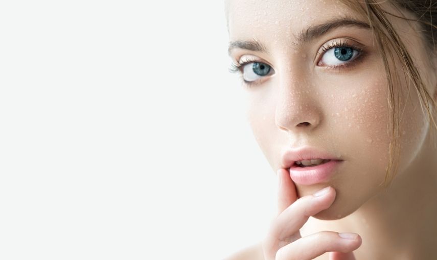 Svěží jako ranní rosa? Vyzkoušejte dewy look! hlavní banner