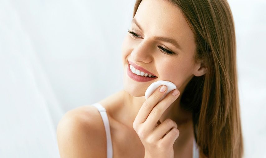 K odlíčení tampon, či ubrousek? Víme, co poslouží nejlépe! hlavní banner
