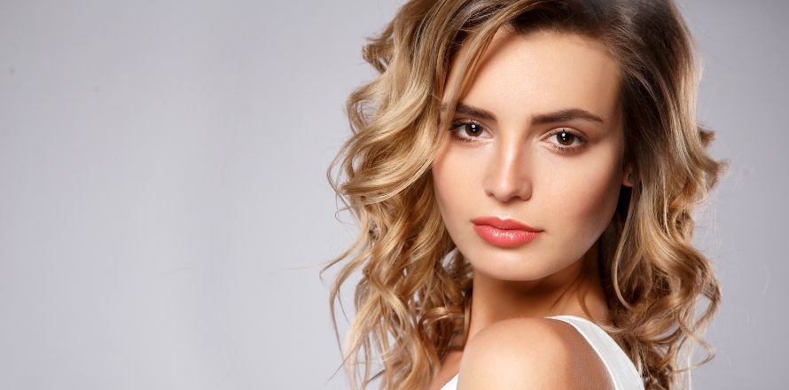 Seriál: Zvláštní vlasová péče I. Péče o barvené vlasy hlavní banner