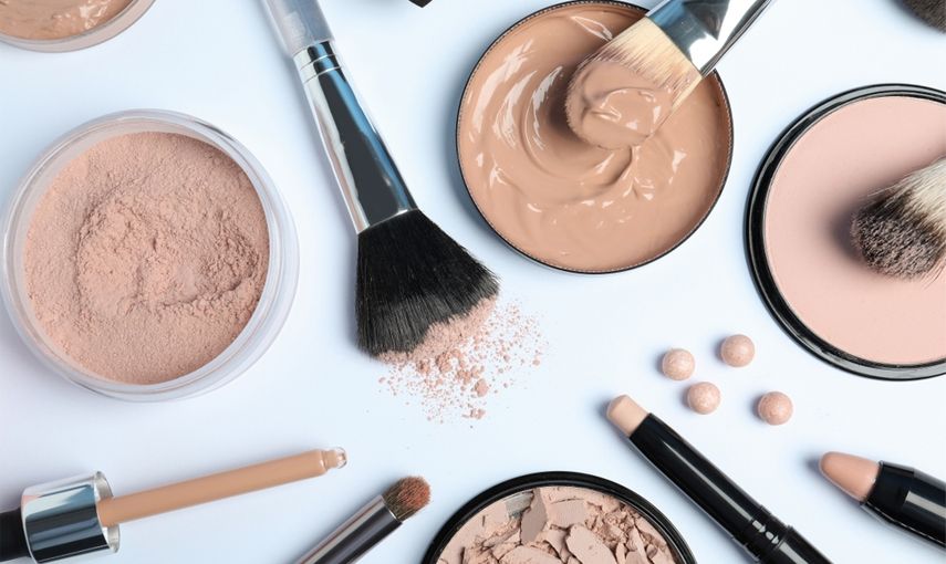 Vybíráte make-up? Co všechno byste měli vědět? hlavní banner