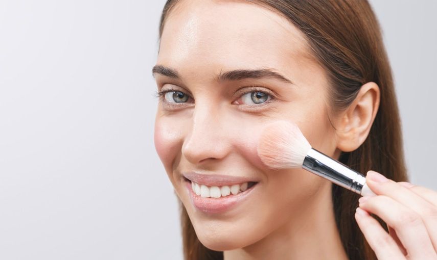 Make-up akademie: Jak nanášet bronzer krok za krokem hlavní banner