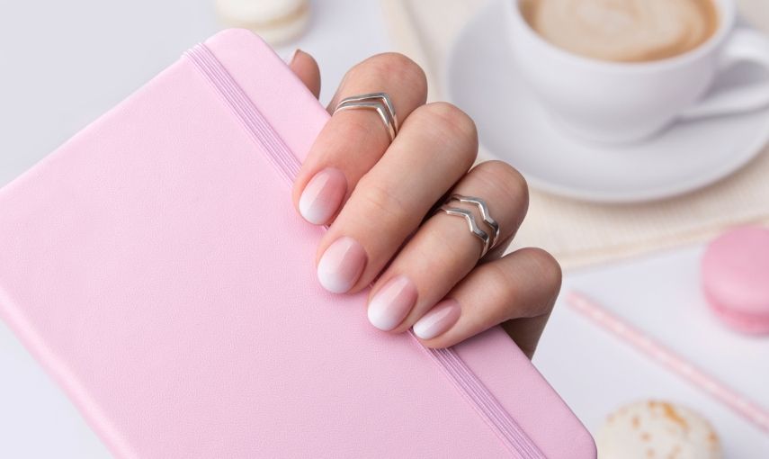 Nehty ve stylu ombré: Baby boomers nail art hlavní banner