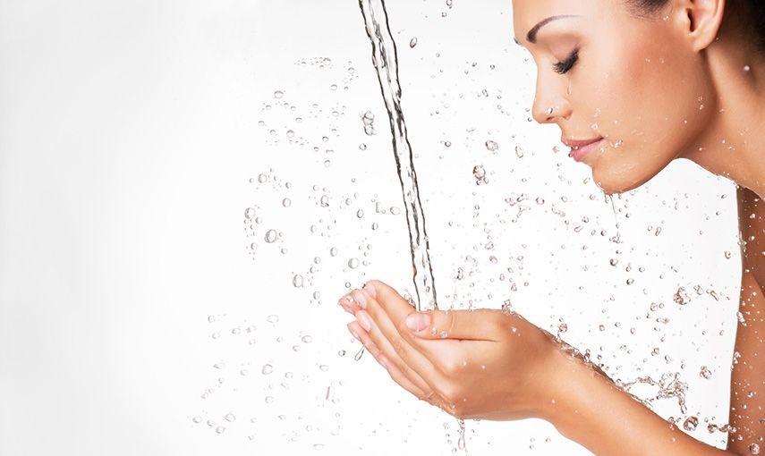 Hydratační sérum: Velký zázrak v malé lahvičce hlavní banner