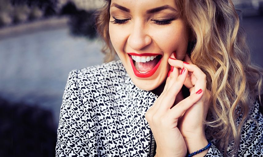 Zdravé zuby a perfektní líčení: Dokonalý make-up pro vaše rty hlavní banner