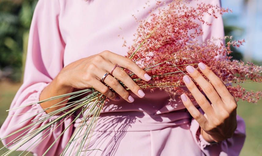 Pastelové nehty: 4 letní inspirace hlavní banner