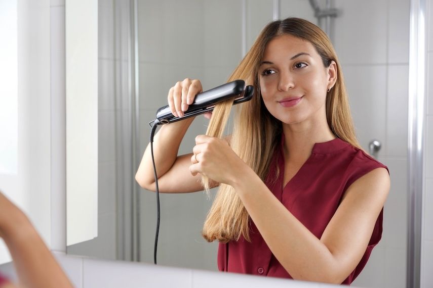 Jak používat žehličku na vlasy? Využijte ji na 120 % hlavní banner