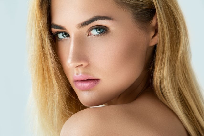 Úprava obočí: jaké jsou nové trendy pro tento rok? hlavní banner