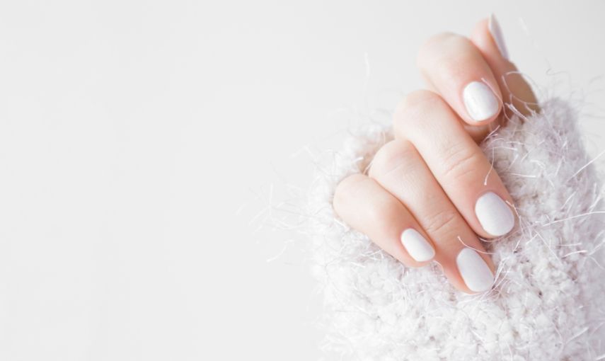 Bílá je nová červená: Sněhový nail art, kterým oslníte hlavní banner